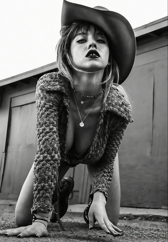 Sydney Sweeney — Image 20 of 44