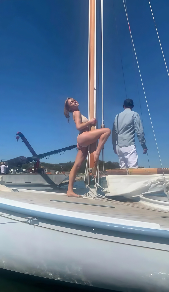 Sydney Sweeney — Image 23 of 80