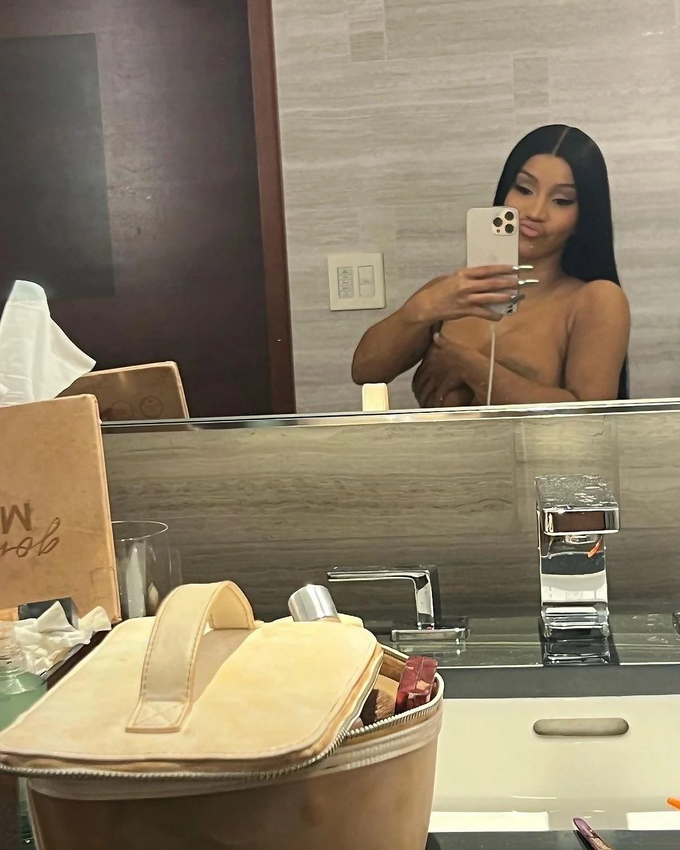 Cardi B — Image 12 of 34