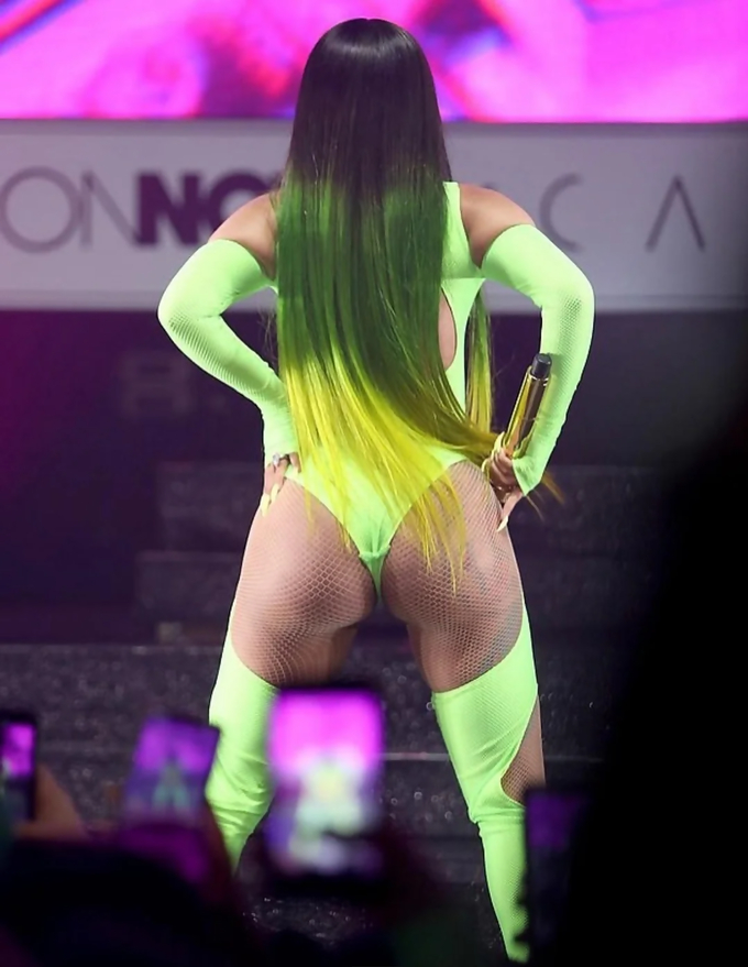 Cardi B — Image 14 of 34