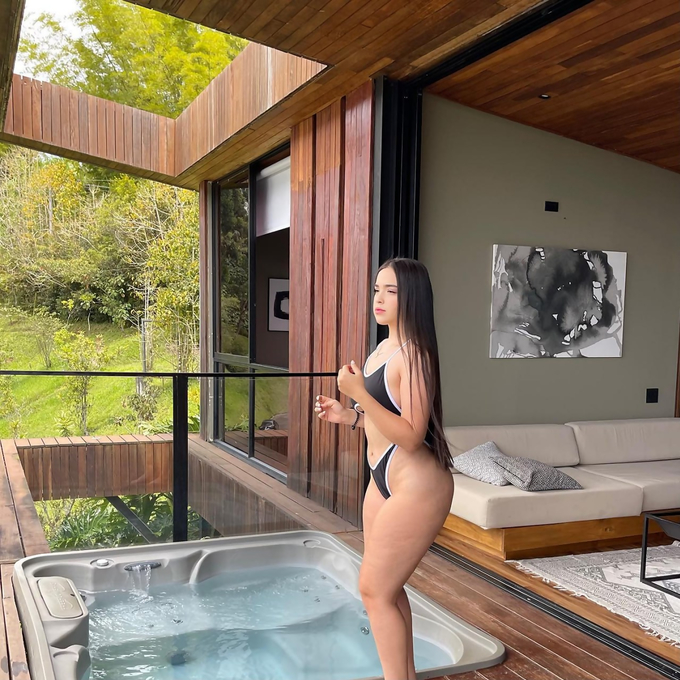 Lioqueen Leaked Pics — Image 12 of 98