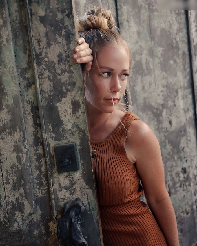 Kendra Wilkinson Leaked Pics — Image 10 of 128