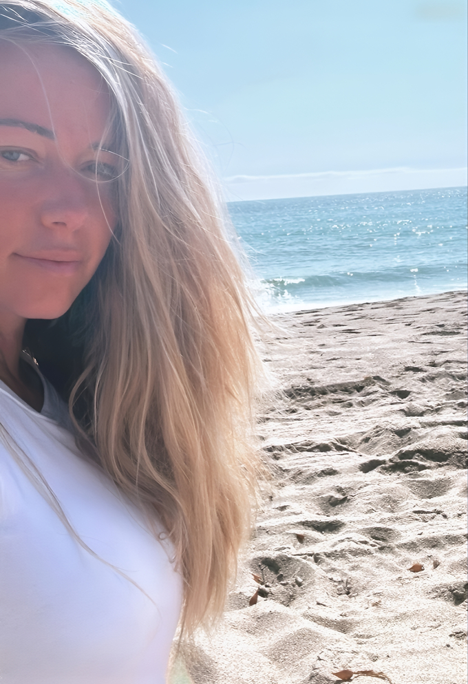 Kendra Wilkinson Leaked Pics — Image 14 of 128