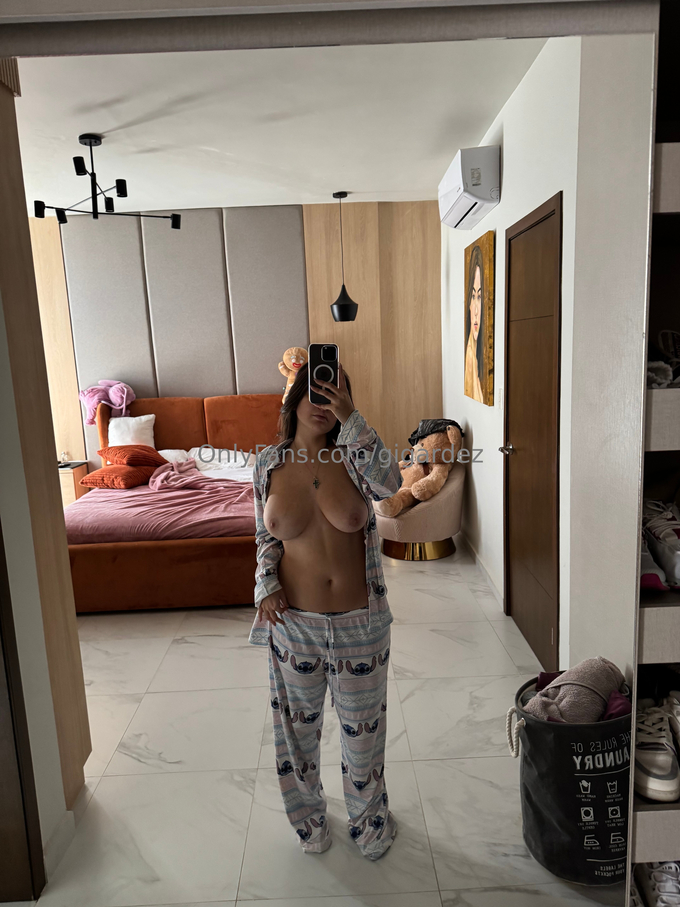 Gigardez Leaked Pics — Image 13 of 138