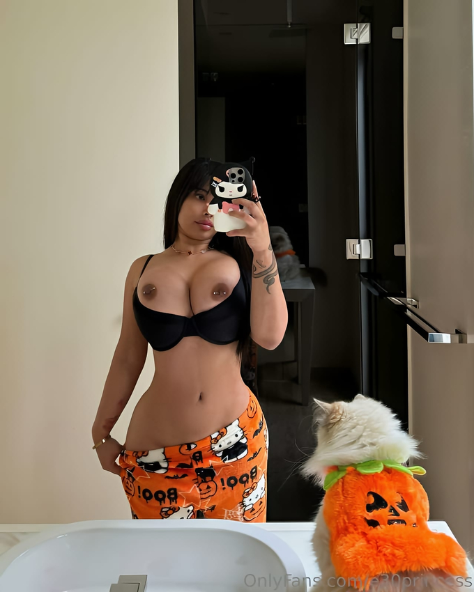 E30princess Leaked Pics — Image 23 of 186