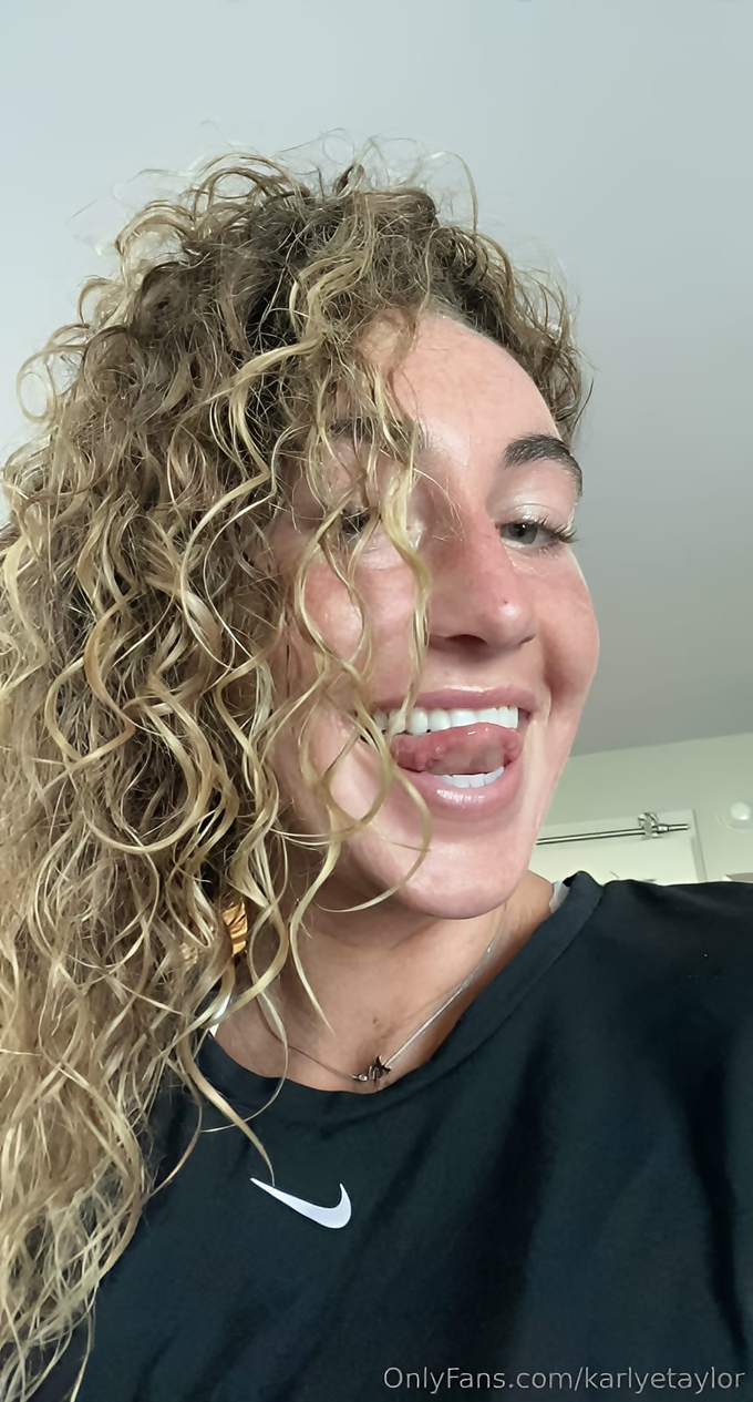 Karlyetaylor Leaked Pics — Image 9 of 441