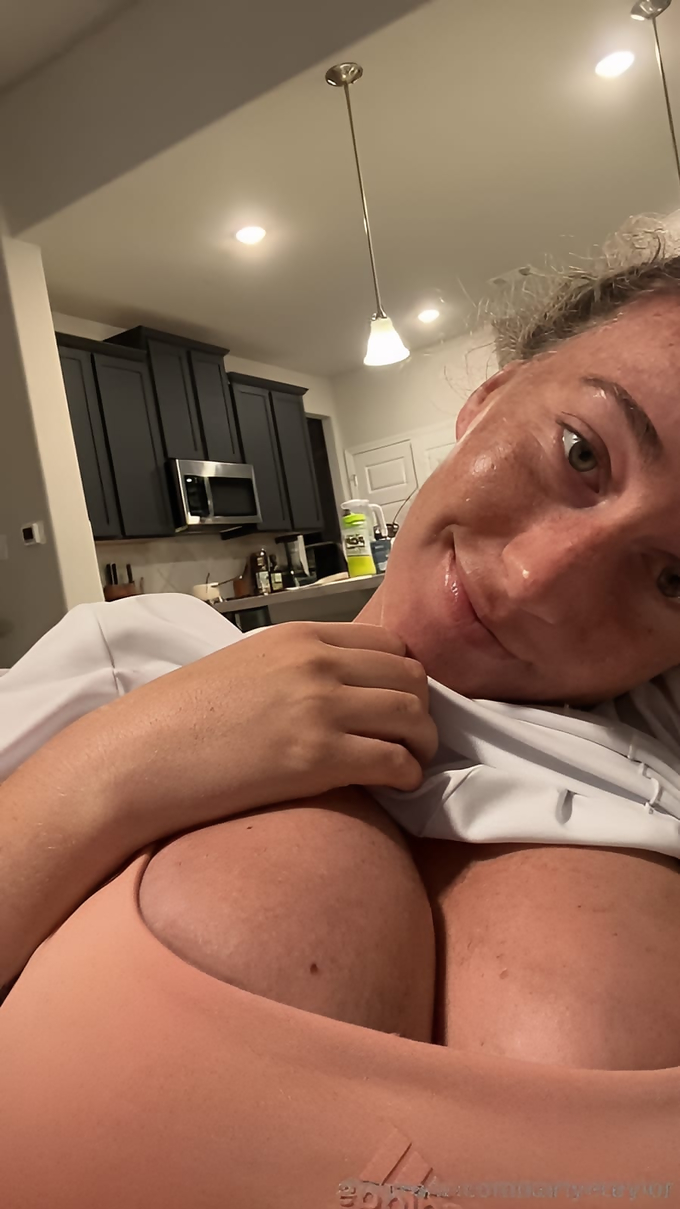 Karlyetaylor Leaked Pics — Image 13 of 441