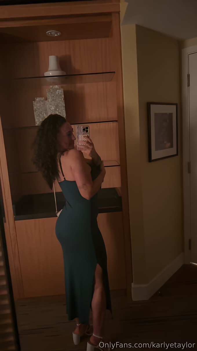 Karlyetaylor Leaked Pics — Image 7 of 441