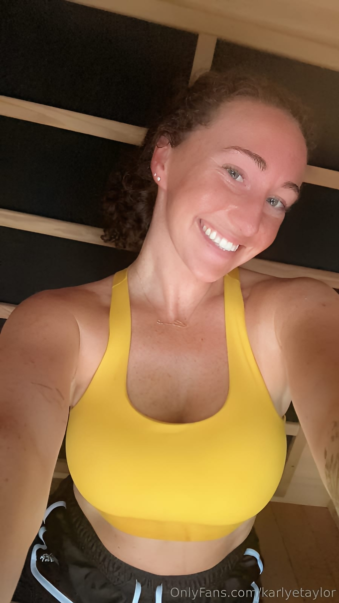 Karlyetaylor Leaked Pics — Image 23 of 441