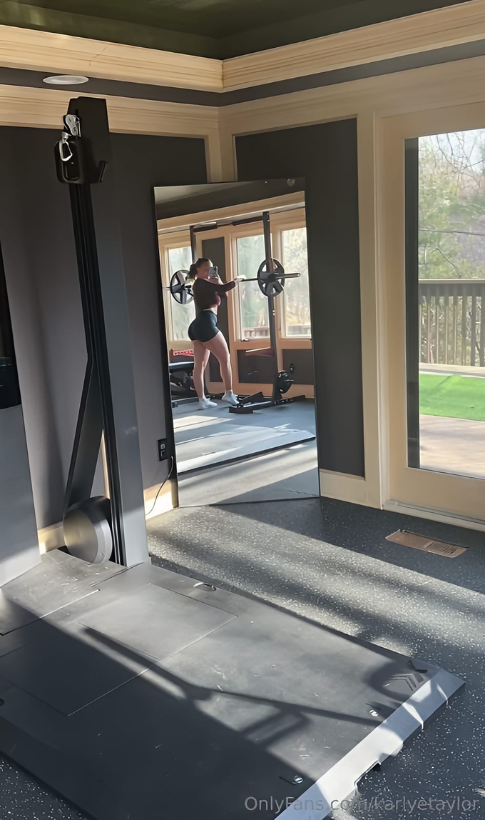 Karlyetaylor Leaked Pics — Image 17 of 441