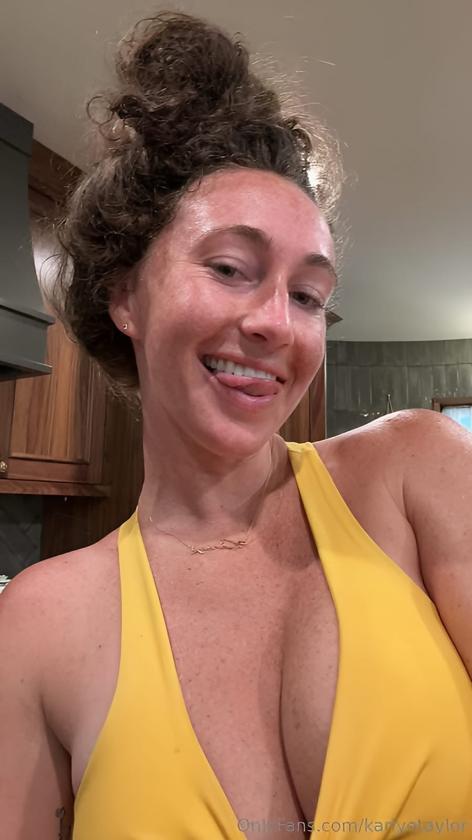 Karlyetaylor Leaked Pics — Image 6 of 441