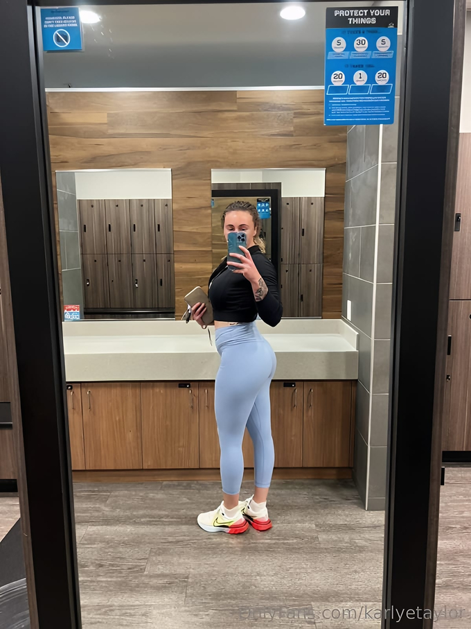 Karlyetaylor Leaked Pics — Image 11 of 441