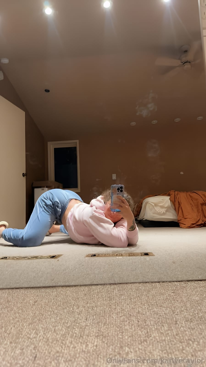 Karlyetaylor Leaked Pics — Image 20 of 441