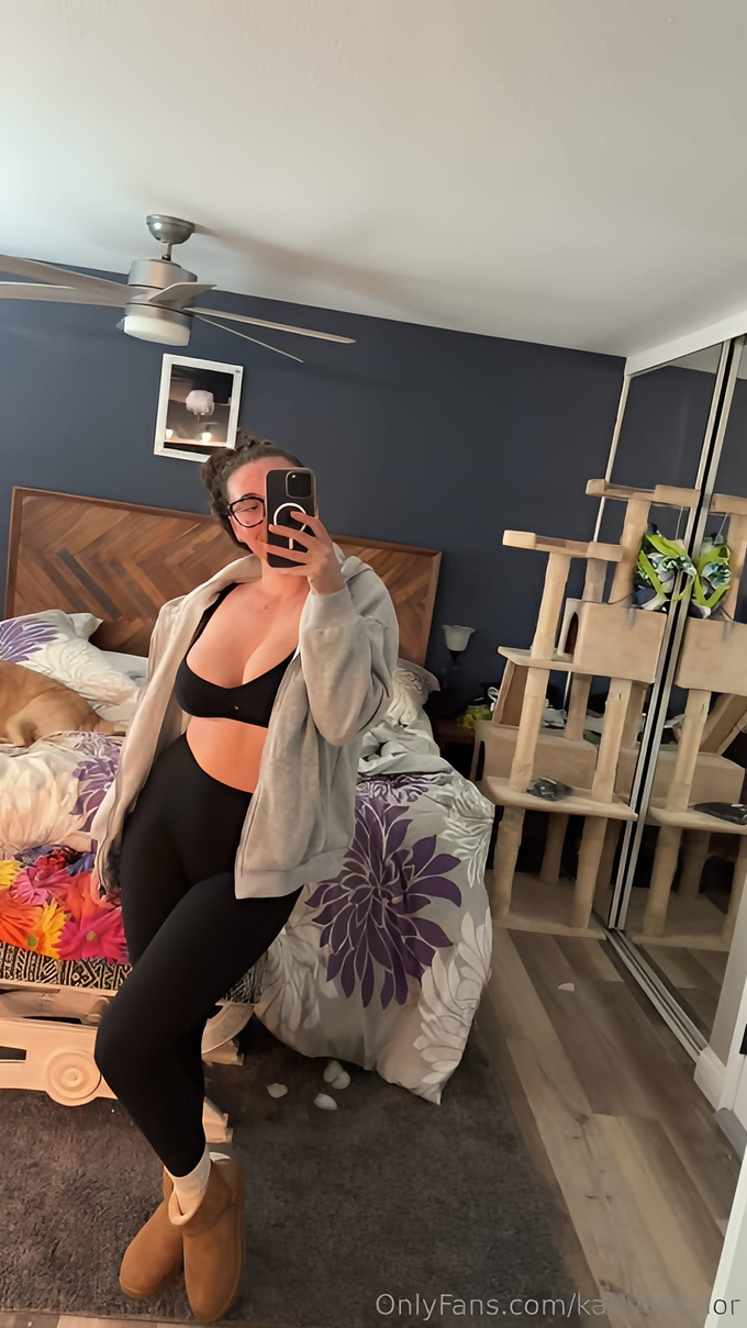 Karlyetaylor Leaked Pics — Image 9 of 441