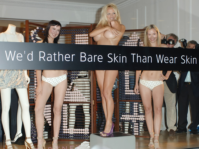 Pamela Anderson Leaked Pics — Image 6 of 286