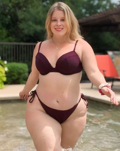 Curvy_Krysta