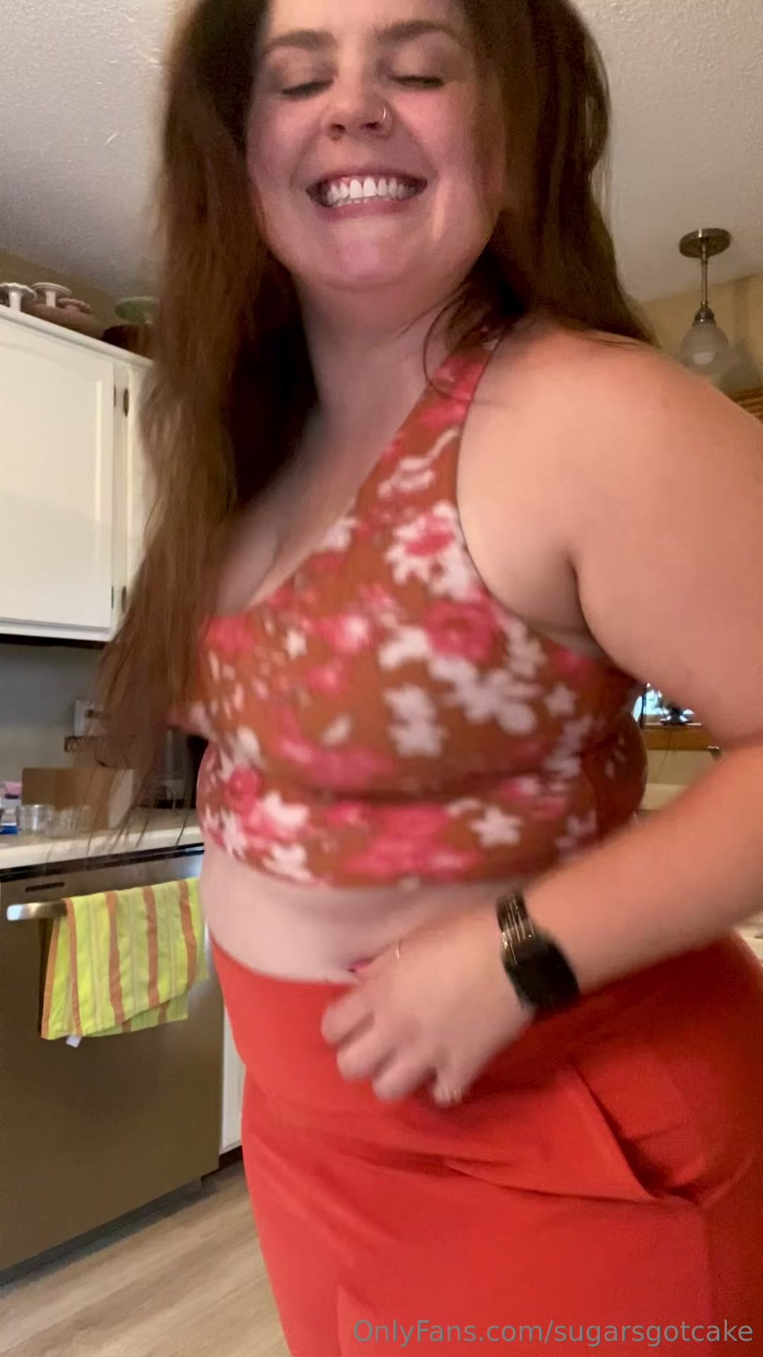 Sugarsgotcake Doing A Playful Tease In The Kitchen | PimpBunny