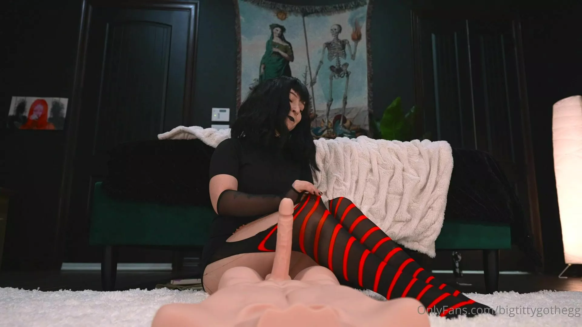 Big Titty Goth Egg Gets On The Ground And Rides A Dildo